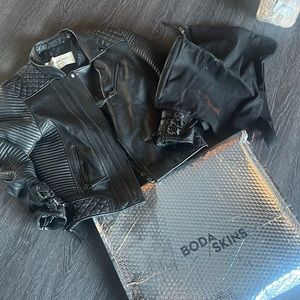 I’m selling my Boda skin leather jacket it doesn’t fit me .